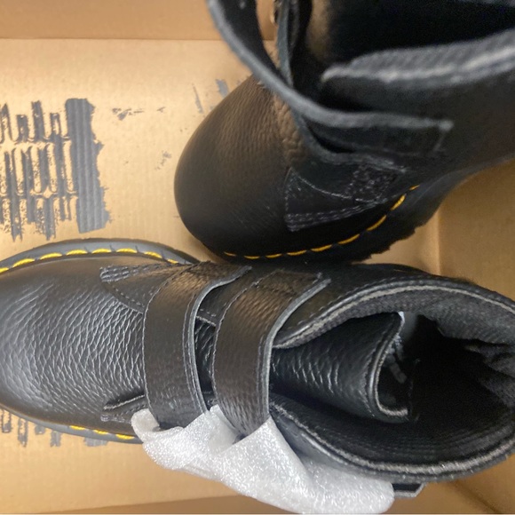 5 🔖 DR MARTENS Dr Devon Heart Leather Platform Boots Black - Picture 13 of 17